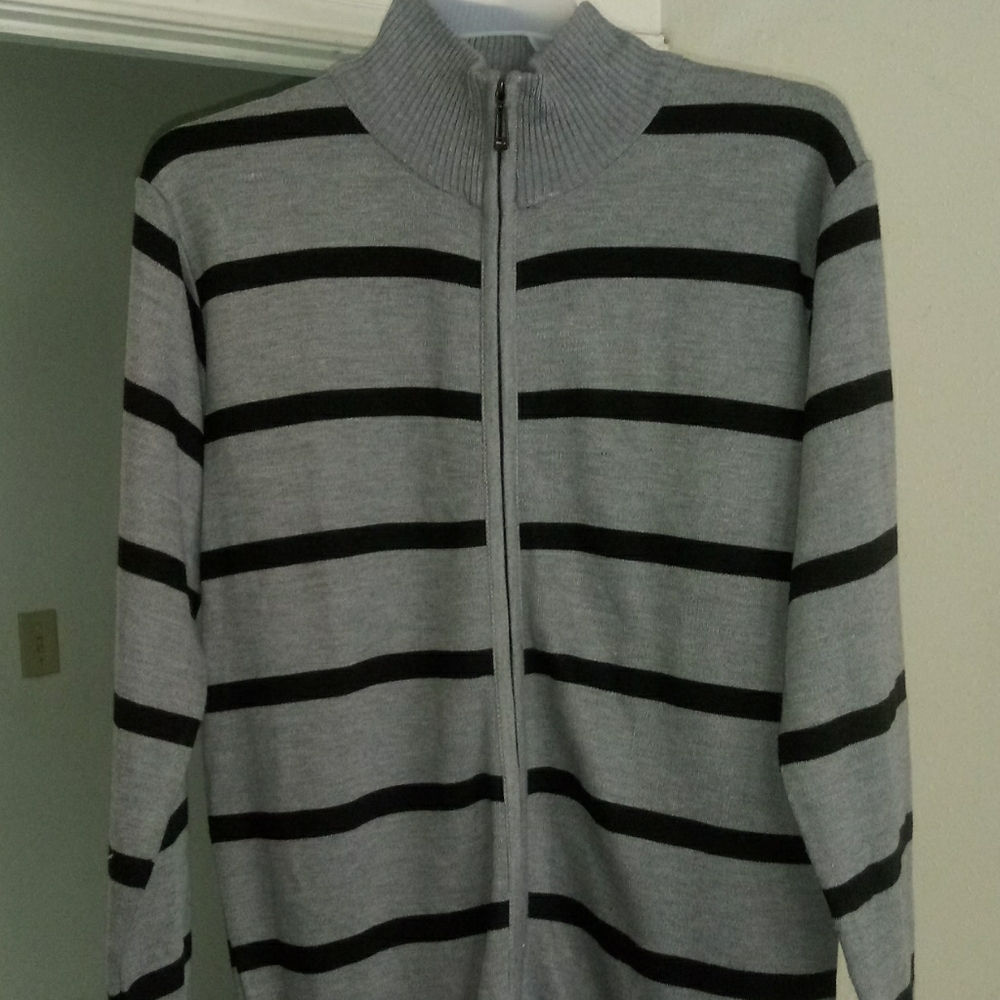 Long Sleeve Sweater / w a zipper